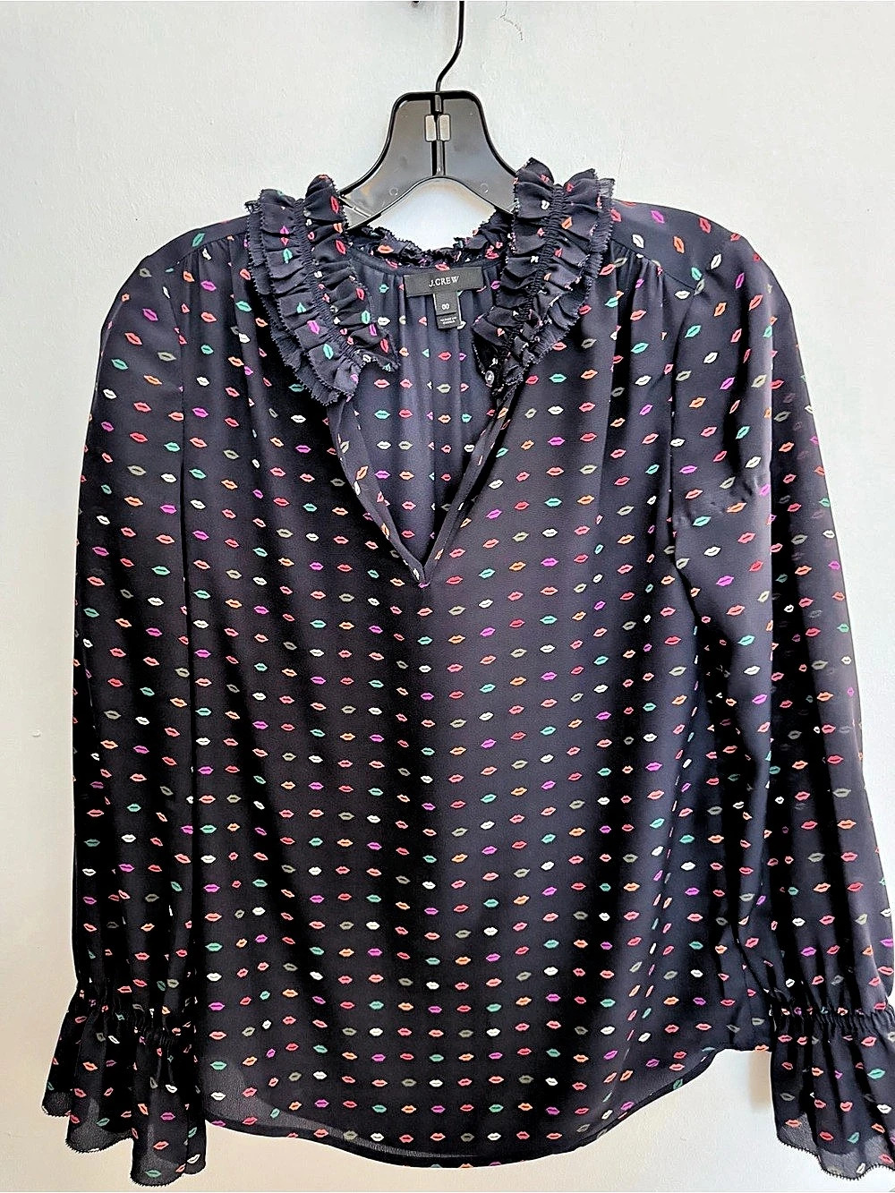 J.Crew 100% Silk Ruffle Neck Kissy Lips Print Blouse Navy 00